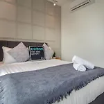 Neu Suites Kl With Daily Breakfast Included
