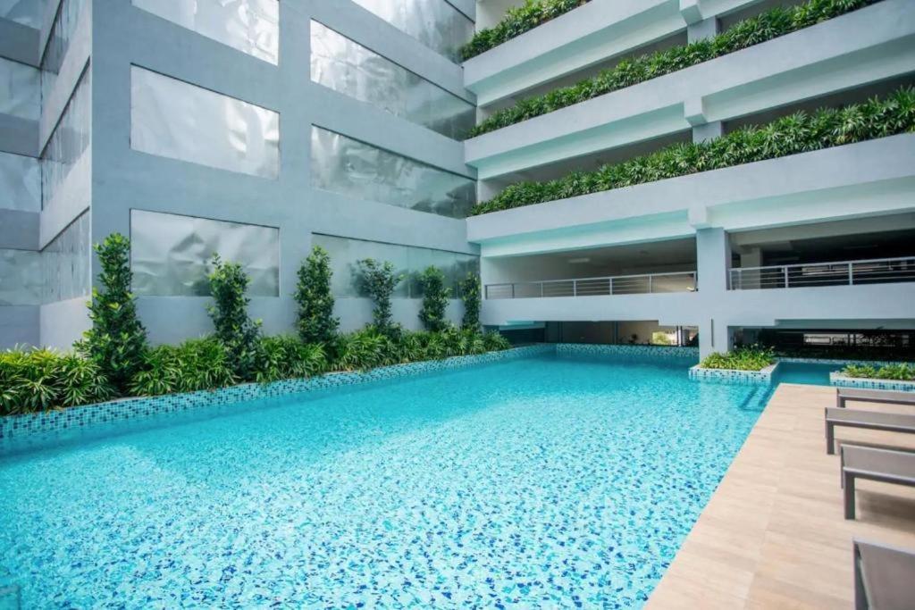 Neu Kl With Daily Breakfast Included Apartment