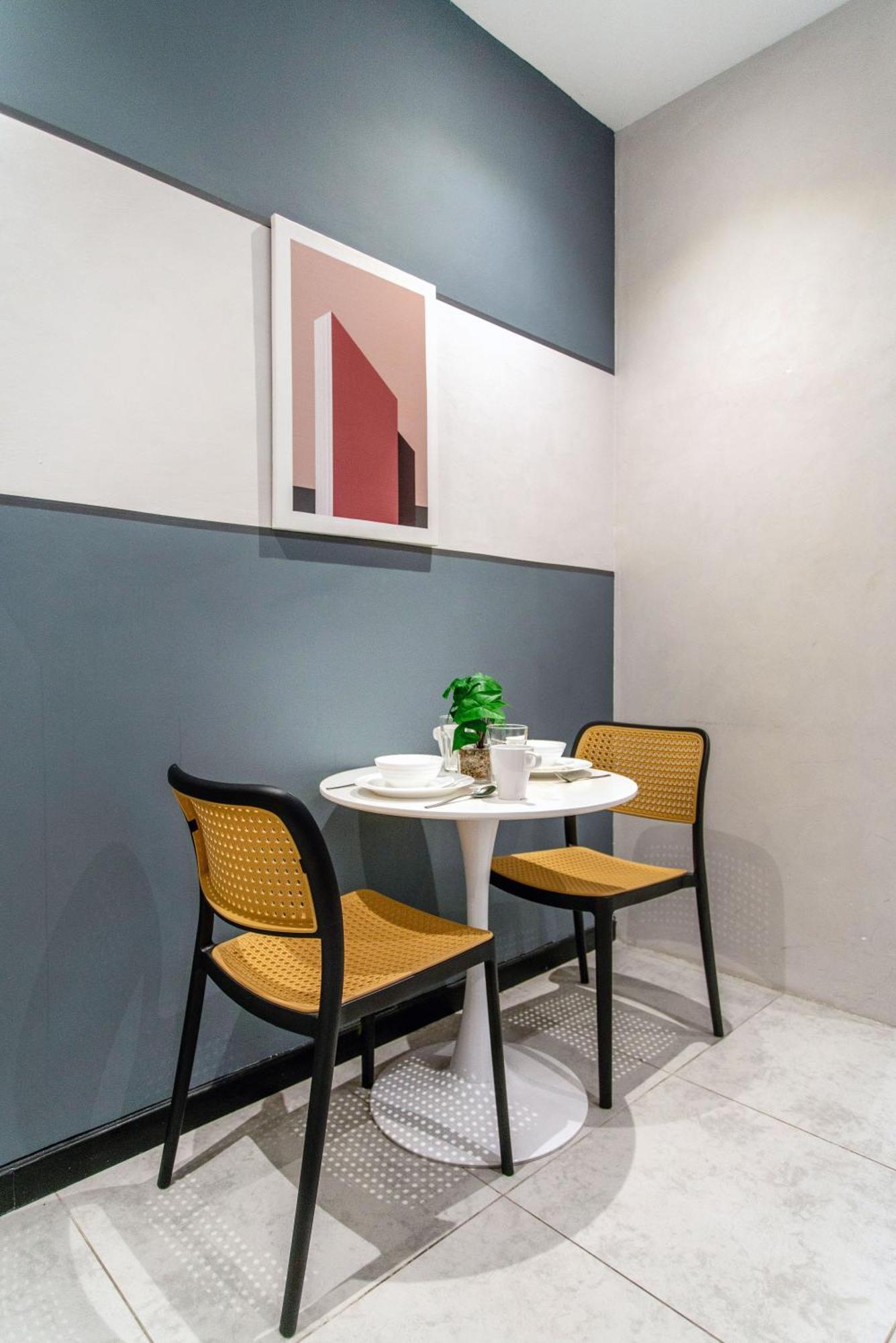 Neu Kl With Daily Breakfast Included Apartment
